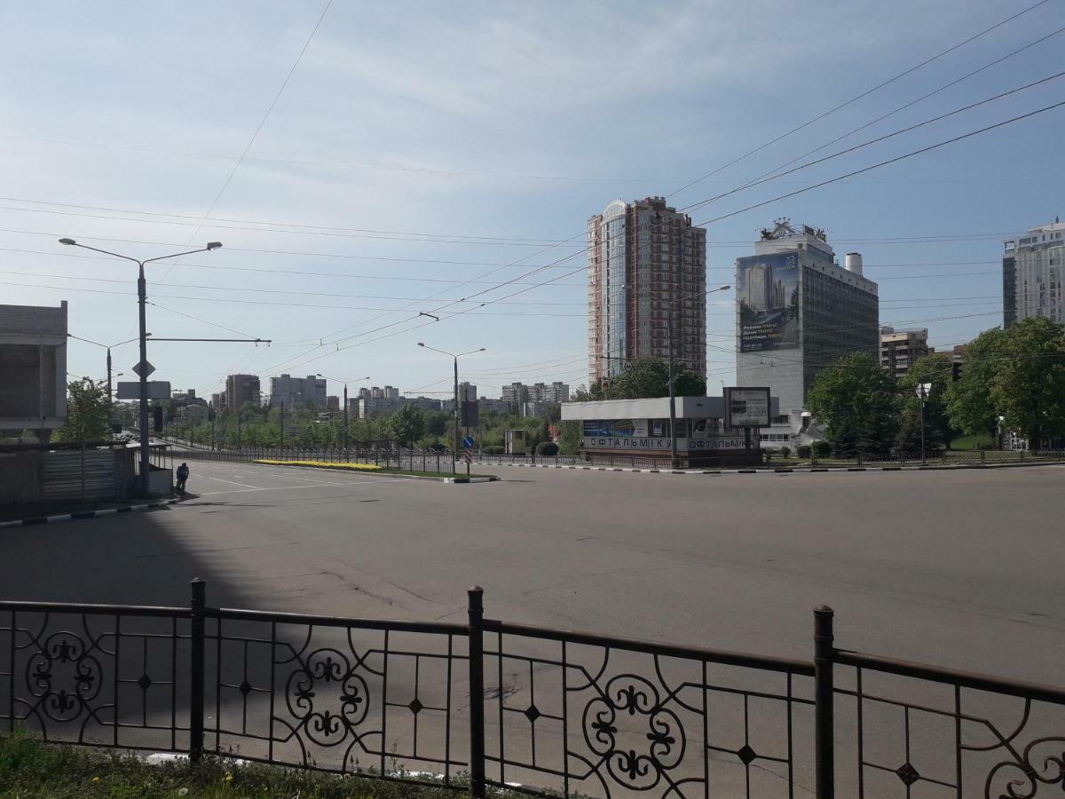 Apartment 30 M2 On Sergei Esenin 11 Kharkiv Eksteriør bilde