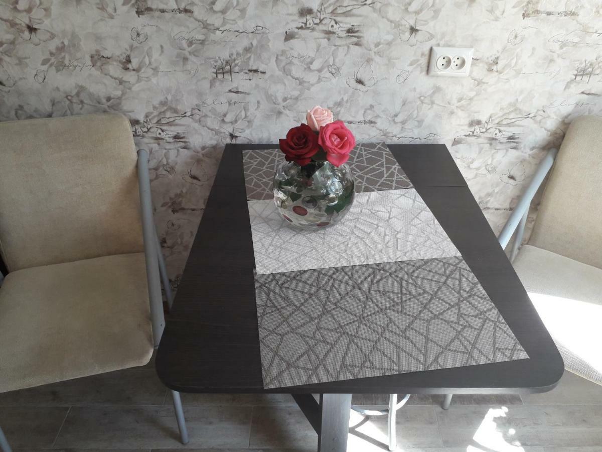 Apartment 30 M2 On Sergei Esenin 11 Kharkiv Eksteriør bilde